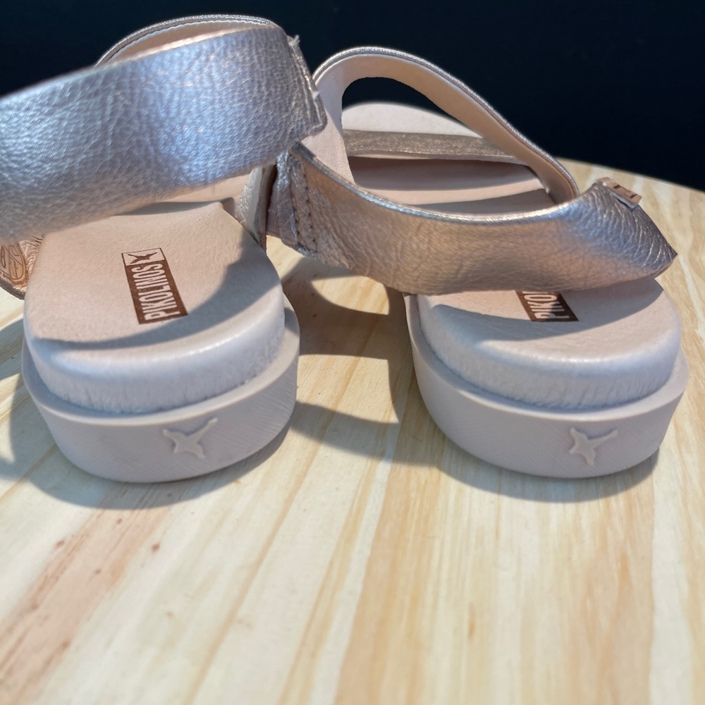 Calella Pikolinos Woman metal strappy sandal, size eu 41 US10 in champagne - Picture 6 of 9